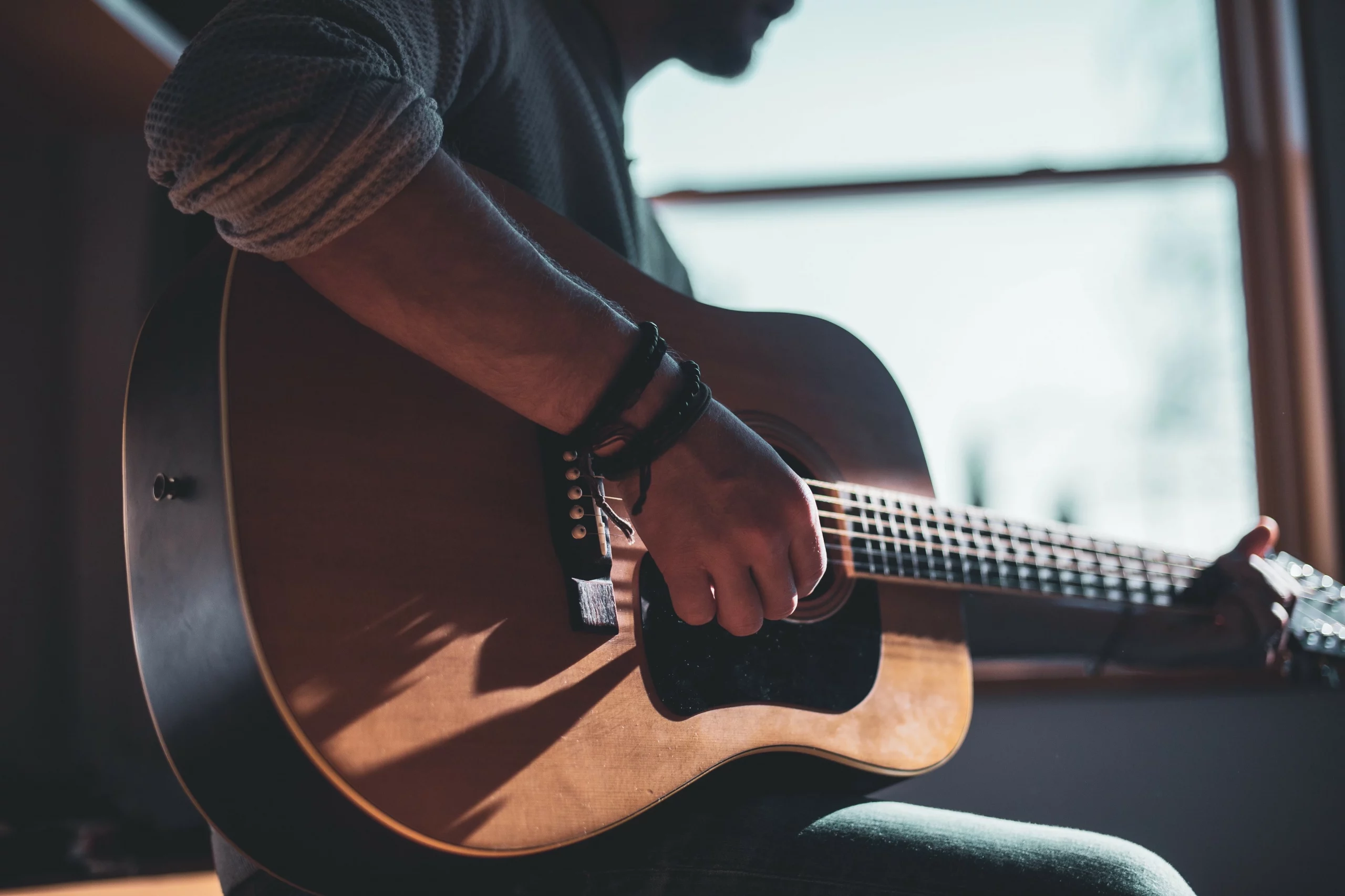 8 Reasons Why Your Guitar Is Out of Tune Guitar Tunio