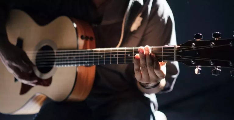 6 Common Beginner Guitarist Mistakes