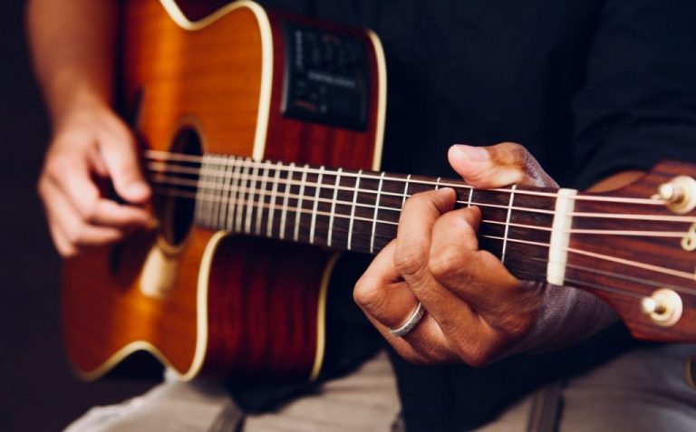 Essential Guitar Techniques For Beginners
