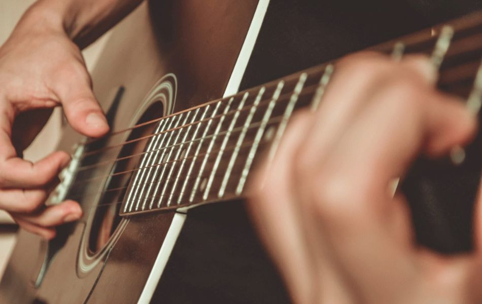 How To Play D Barre Chord For Beginners